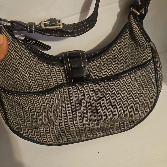 COACH G04J-1407 Vintage Black & Gray Herringbone Tweed Leather  Hobo Handbag 2YK - Picture 3 of 16